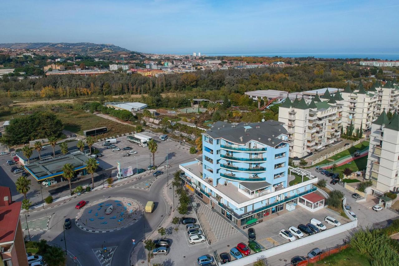 B&B Palazzo Del Toro Монтезільвано Екстер'єр фото
